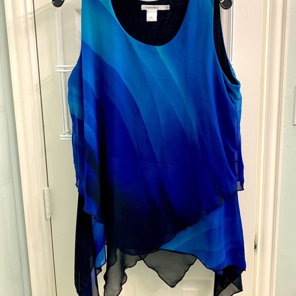 Blue swirl top